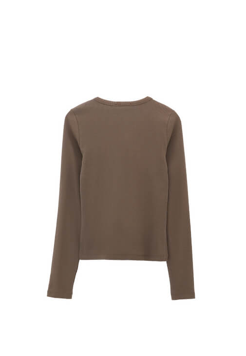 Düğmeli Tişört ve Orta Bel Denim Kombini