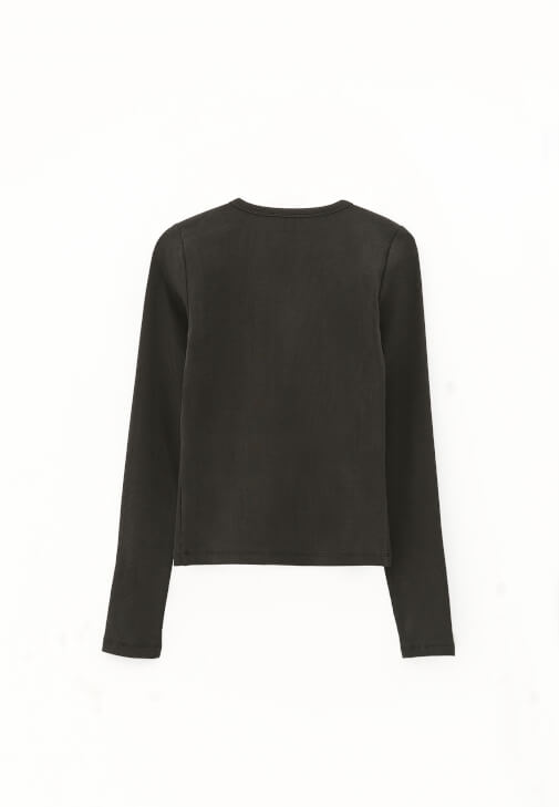 Düğmeli Tişört ve Kadife Pantolon Kombini