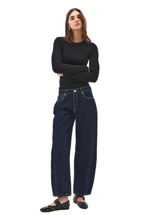 Pamuklu Tişört ve Barrel-Fit Pantolon Kombini