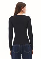 Bayan Siyah Pamuklu Sıfır Yaka Tişört