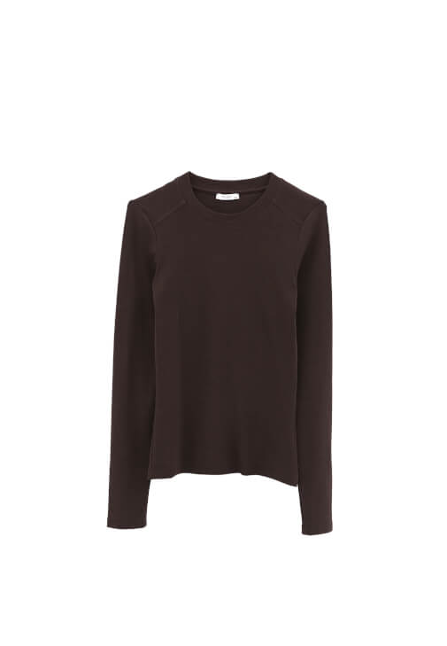 Pamuklu Tişört ve Düğmeli Pantolon Kombini