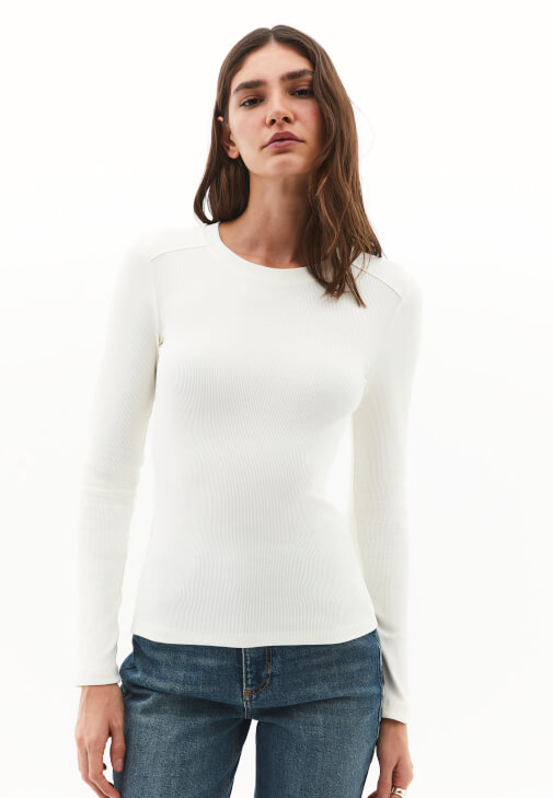 Pamuklu Tişört ve Bootcut Pantolon Kombini