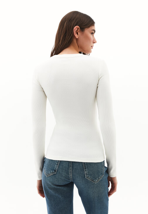 Pamuklu Tişört ve Bootcut Pantolon Kombini