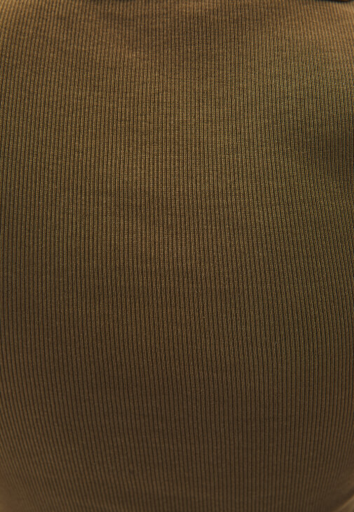 Kare Yaka Atlet ve Bol Paça Denim Kombini