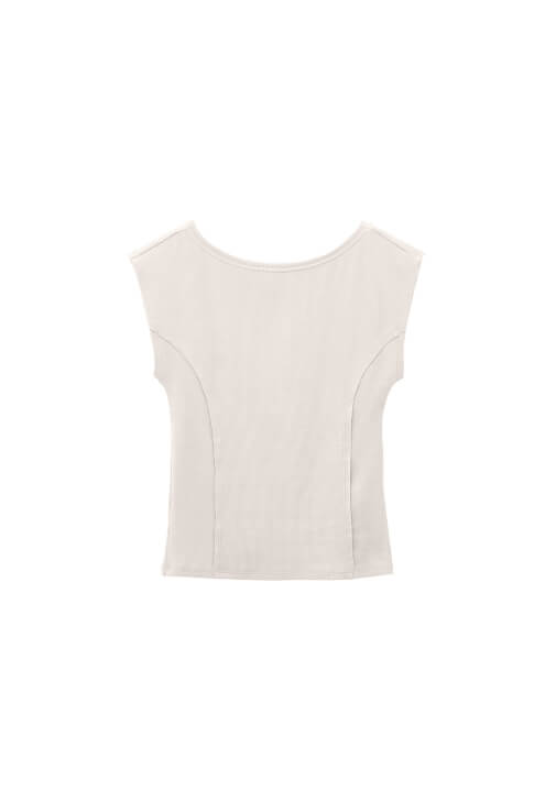 Pamuklu Tişört ve Denim Mini Şort Kombini