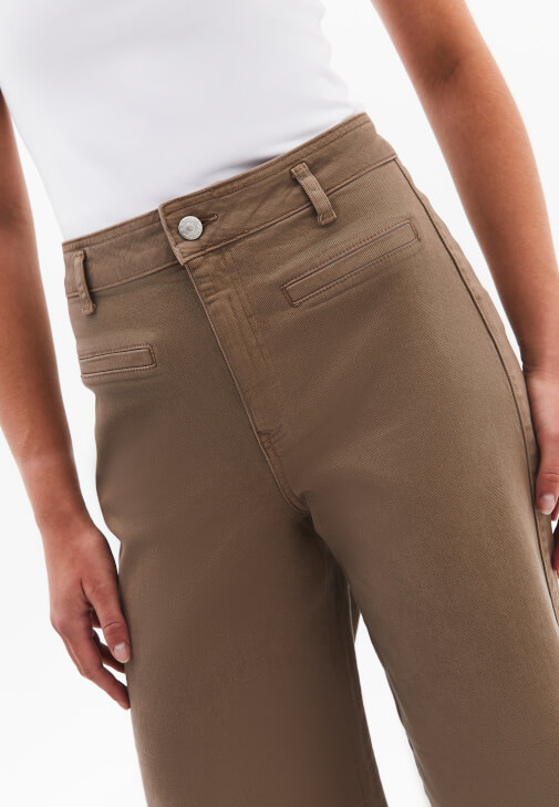 Bol Paça Pantolon ve Pamuklu Atlet Kombini