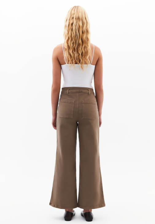 Bol Paça Pantolon ve Pamuklu Atlet Kombini