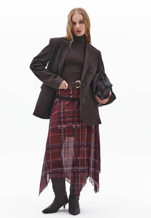 Roll Neck ve Ekose Etek Kombini