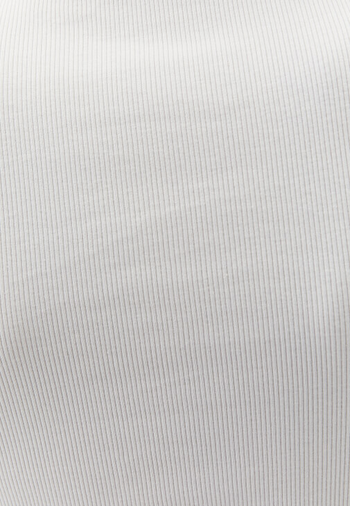 Roll Neck ve Kemerli Etek Kombini