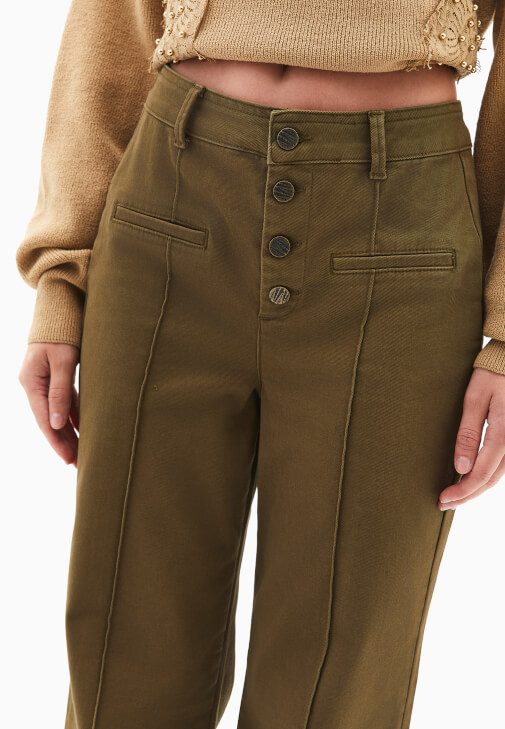 Wide-Leg Pantolon ve Dantelli Kazak Kombini