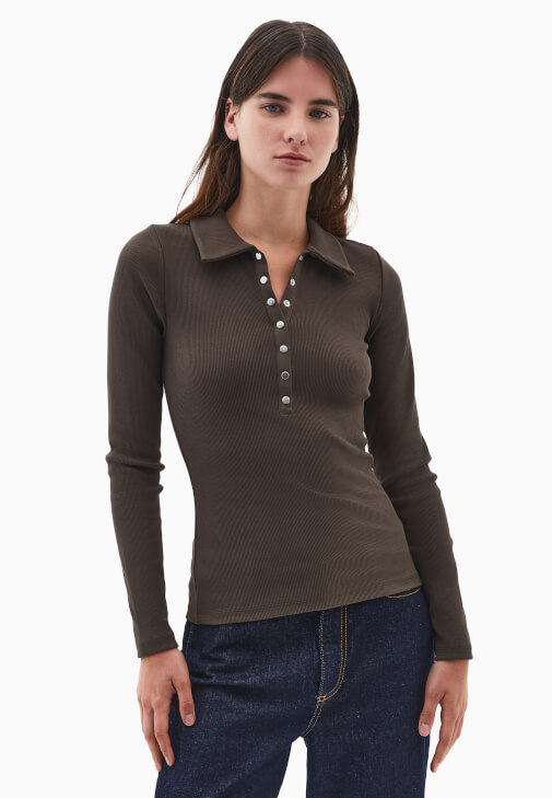 Polo Yaka Çıtçıtlı Tişört ve Denim Pantolon Kombini