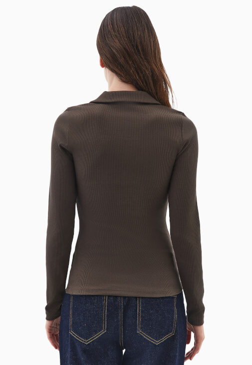 Polo Yaka Çıtçıtlı Tişört ve Denim Pantolon Kombini