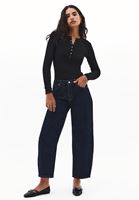 Bayan Siyah Çıtçıt Detaylı Tişört 