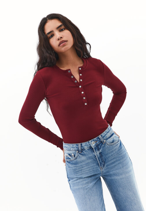 Bordo Çıtçıt Detaylı Tişört 