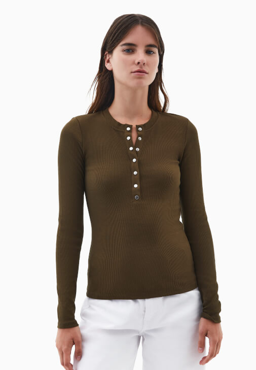 Çıtçıtlı Esnek Tişört ve Pantolon Kombini