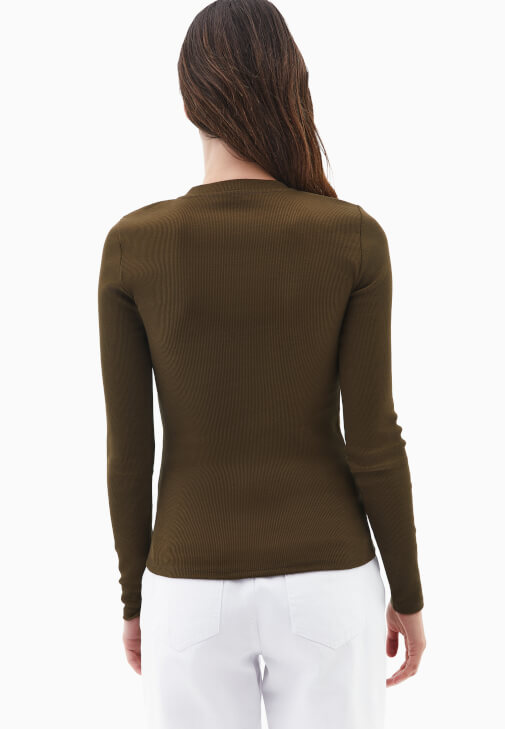 Çıtçıtlı Esnek Tişört ve Pantolon Kombini