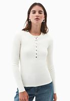 Bayan Krem Çıtçıt Detaylı Tişört 