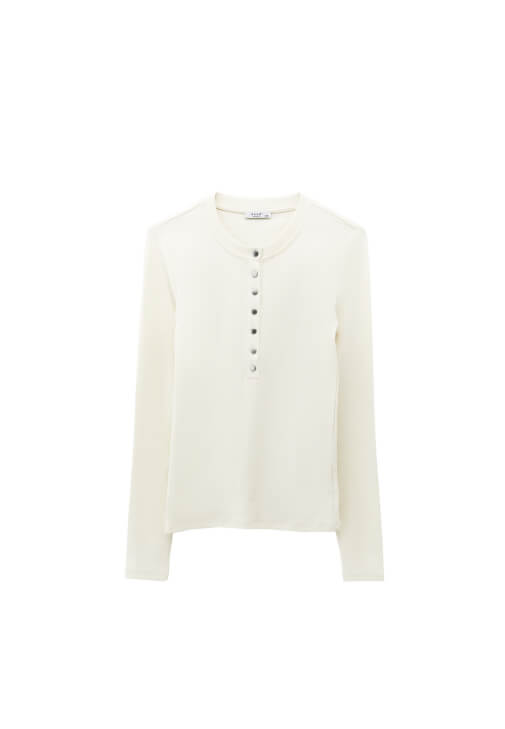 Çıtçıtlı Tişört ve Yüksek Bel Denim Pantolon Kombini