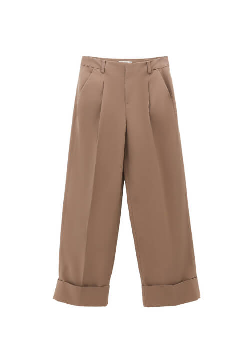 Straight-Fit Pantolon ve Boyfriend Tişört Kombini