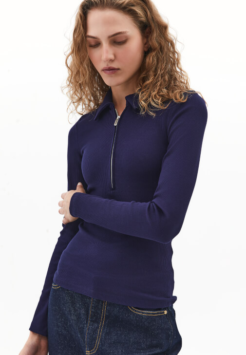 Fermuarlı Tişört ve Straight-Fit Pantolon Kombini