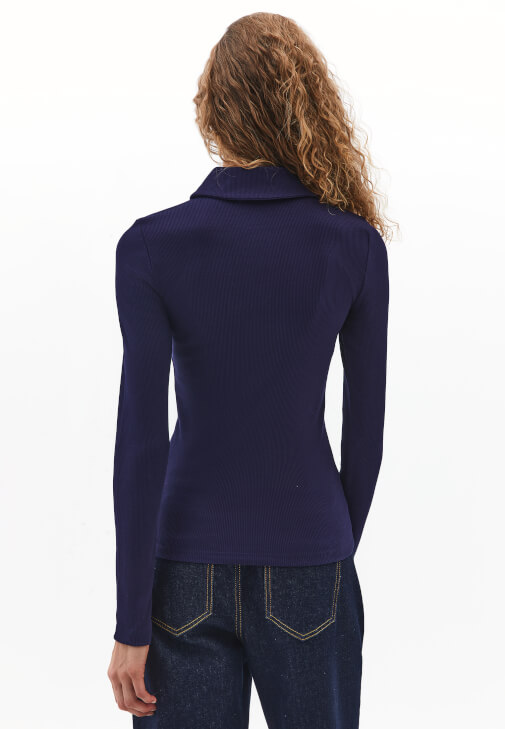 Fermuarlı Tişört ve Straight-Fit Pantolon Kombini