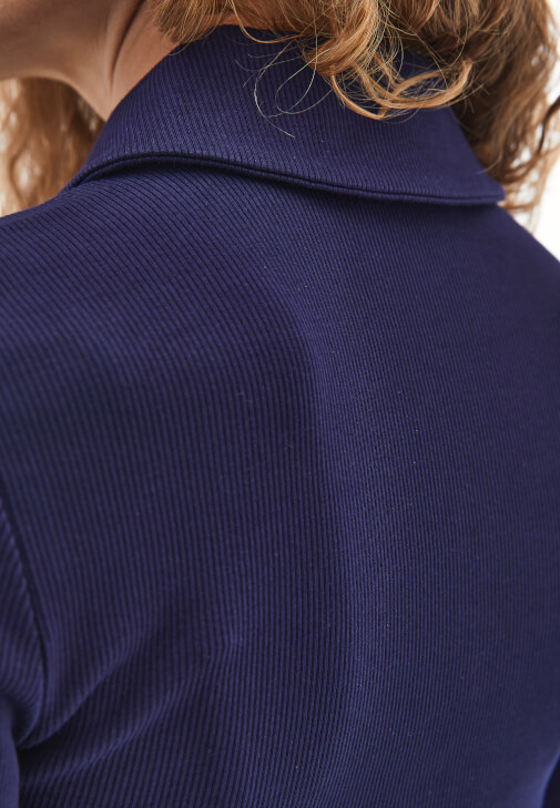 Fermuarlı Tişört ve Straight-Fit Pantolon Kombini