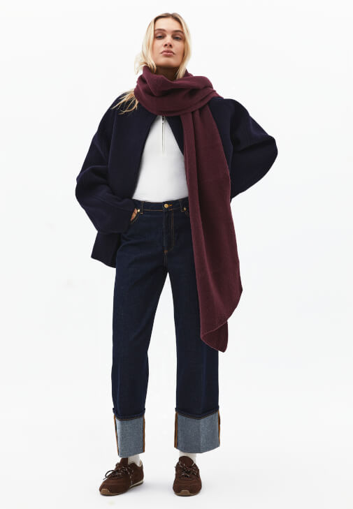 Polo Yaka Tişört ve Denim Pantolon Kombini