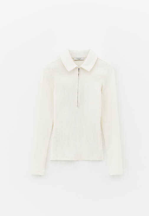 Polo Yaka Tişört ve Denim Pantolon Kombini