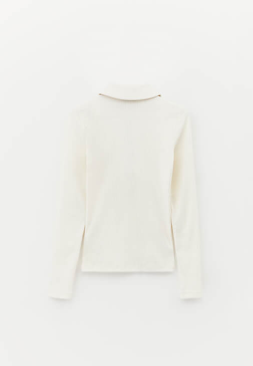 Polo Yaka Tişört ve Denim Pantolon Kombini