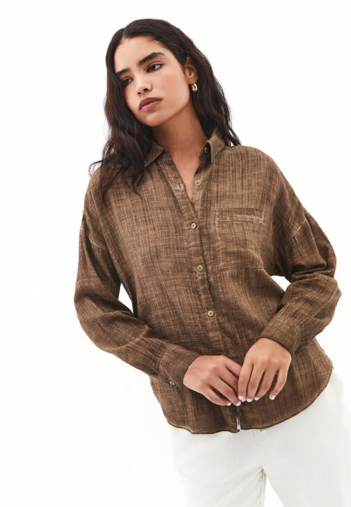 Yıkamalı Gömlek ve Keten Pantolon Kombini