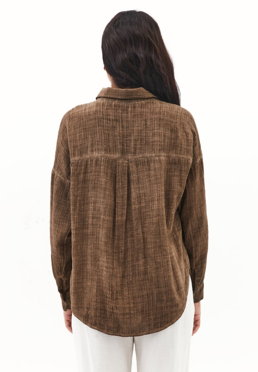 Yıkamalı Gömlek ve Keten Pantolon Kombini