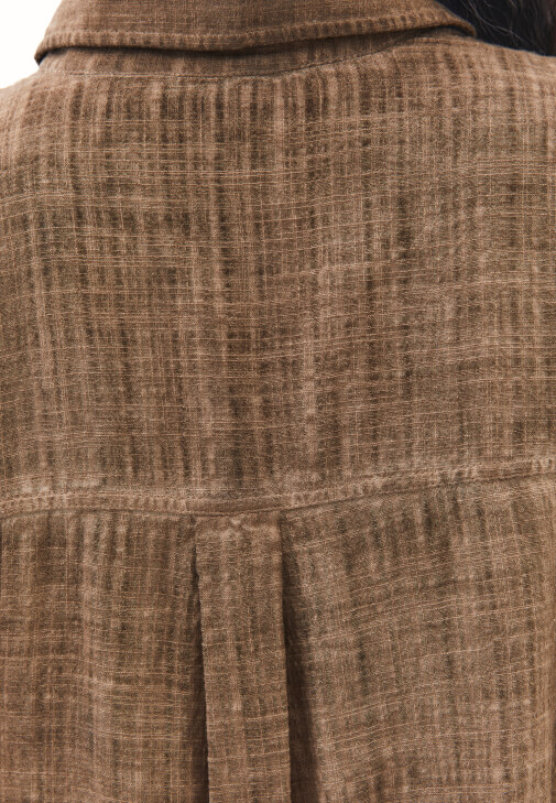 Yıkamalı Gömlek ve Keten Pantolon Kombini