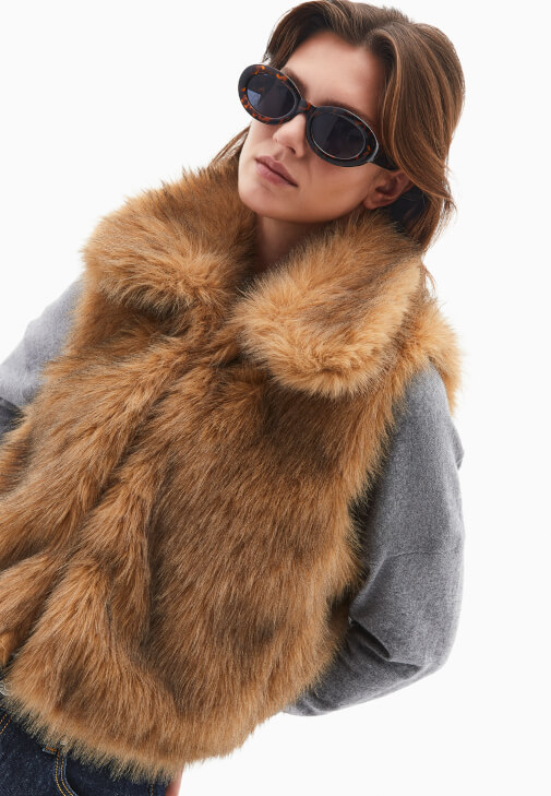 Vegan Yelek ve Barrel-Fit Pantolon Kombini