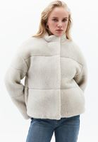 Bayan Krem Yüksek Yaka Peluş Mont