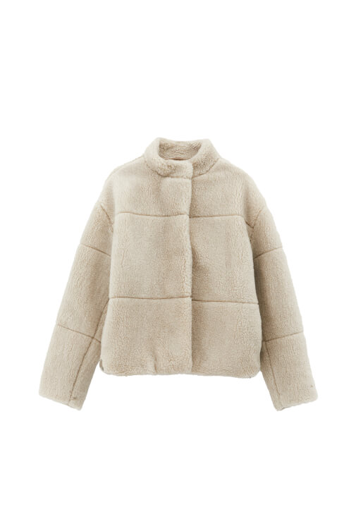 Peluş Mont ve Denim Pantolon Kombini