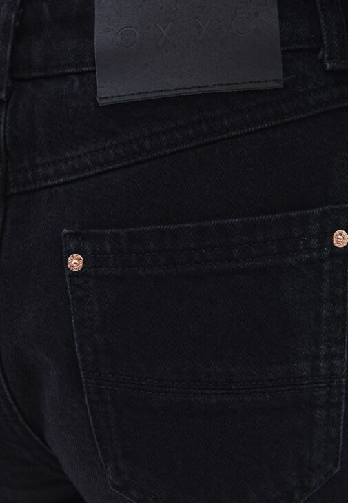 Denim Yüksek Bel Pantolon ve Atlet Kombini