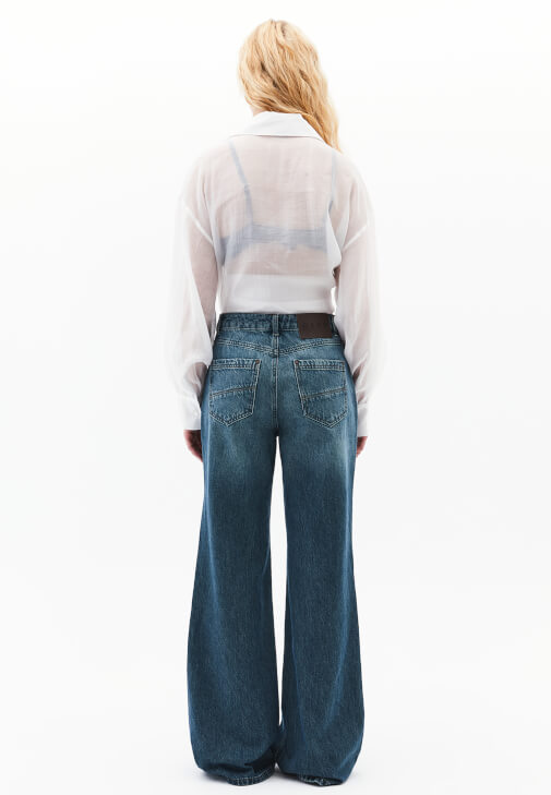 Bol Paça Pantolon ve Balon Kollu Gömlek Kombini