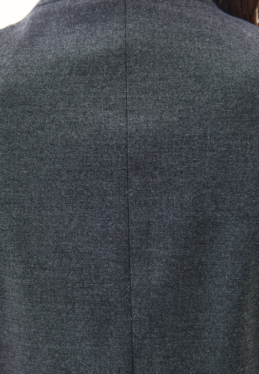 Bağlamalı Yelek ve Wide-Leg Pantolon Kombini