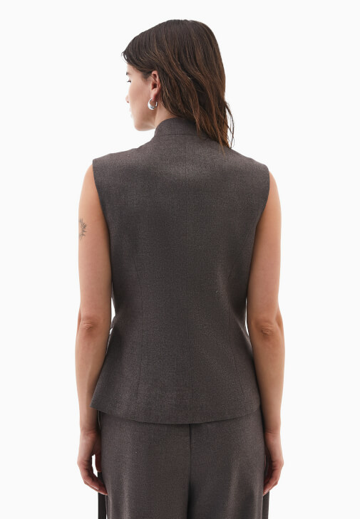 Bağlamalı Yelek ve Yüksek Bel Pantolon Kombini