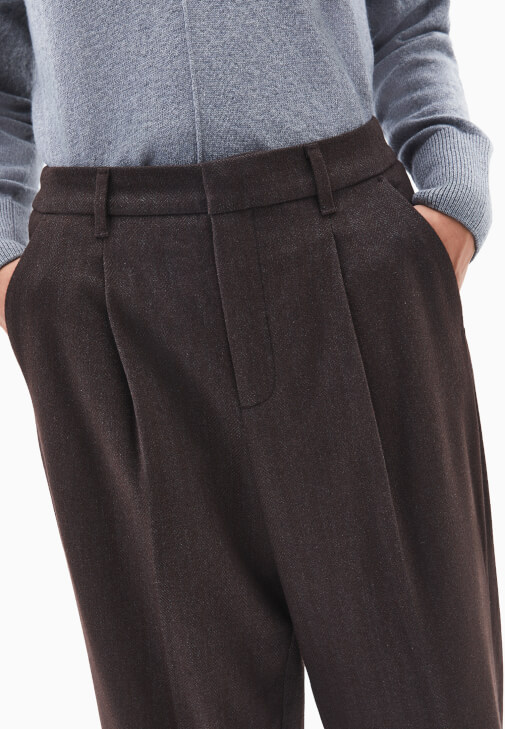 Wide-Leg Pantolon ve Kaban Kombini