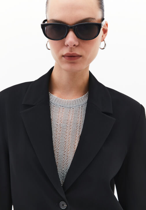 Blazer Ceket ve Straight-Fit Denim Kombini