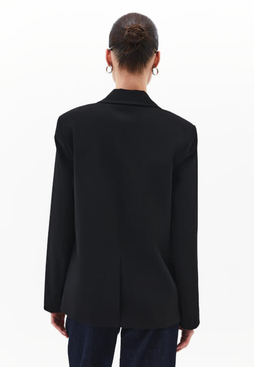 Blazer Ceket ve Straight-Fit Denim Kombini