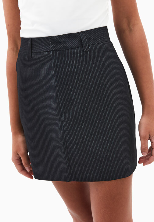 Çizgili Etek ve Çizgili Ceket Kombini