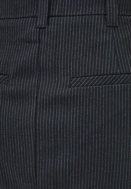 Çizgili Etek ve Çizgili Ceket Kombini