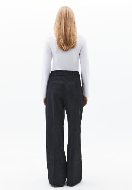 Çizgili Pantolon ve Blazer Ceket Kombini