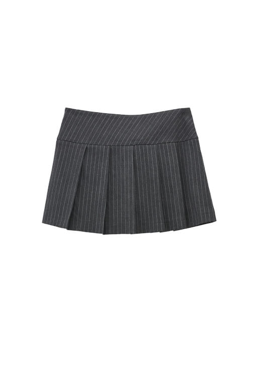 Mini Etek ve Oversize Ceket Kombini