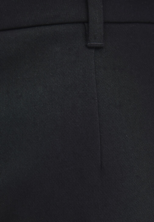 Flare Pantolon ve Loose-Fit Gömlek Kombini