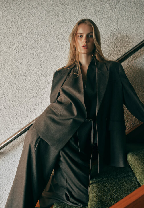  Düğmeli Ceket ve Yüksek Bel Pantolon Kombini