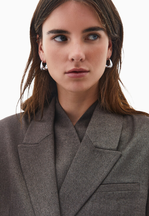 Düğmeli Ceket ve Yüksek Bel Pantolon Kombini