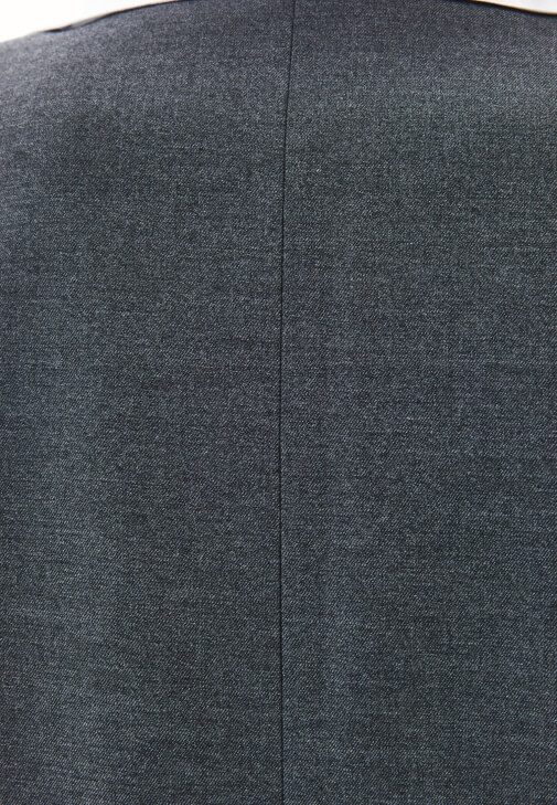 V Yaka Yelek ve Wide-Leg Pantolon Kombini